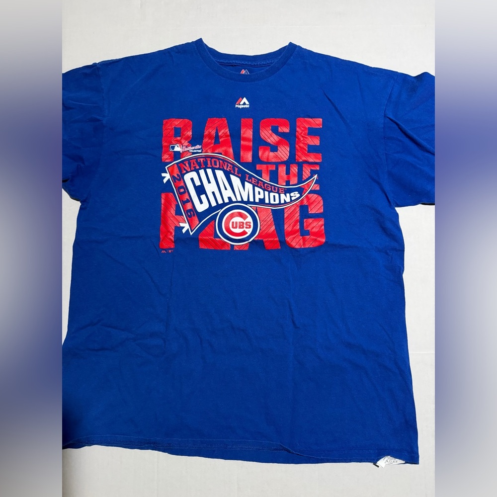 Majestic CUBS 2016 World Series‎ Champions T-Shirt Raise the Flag, XL